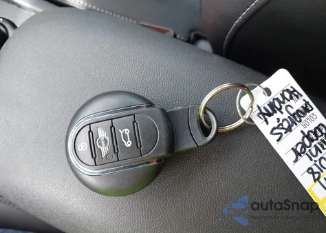 2018 Mini Clubman Cooper z USA, uszkodzony, nr VIN WMWLU1C56J2F29294